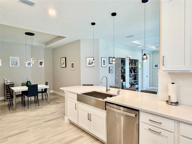 6111 MESA GLEN, Bradenton, FL 34203