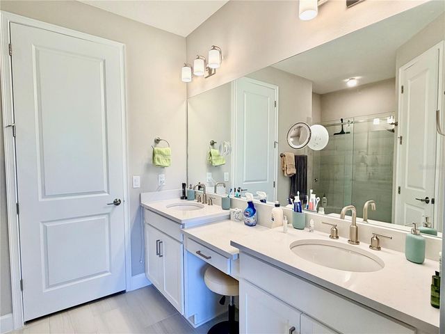 6111 MESA GLEN, Bradenton, FL 34203