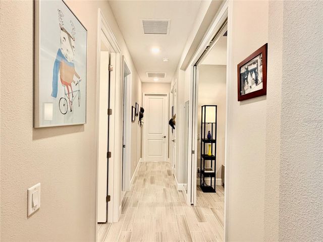 6111 MESA GLEN, Bradenton, FL 34203