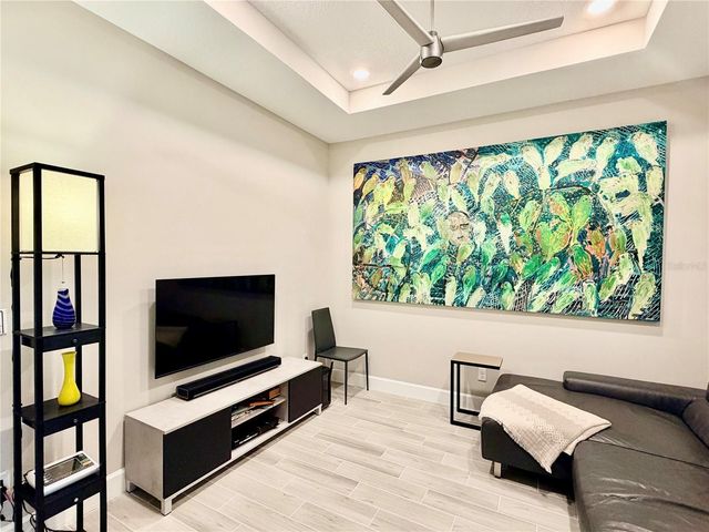 6111 MESA GLEN, Bradenton, FL 34203