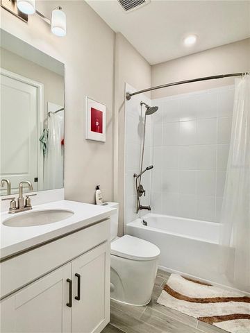 6111 MESA GLEN, Bradenton, FL 34203