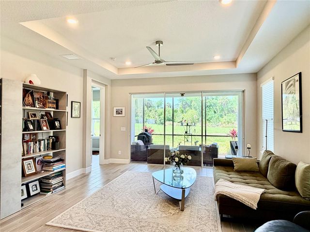 6111 MESA GLEN, Bradenton, FL 34203