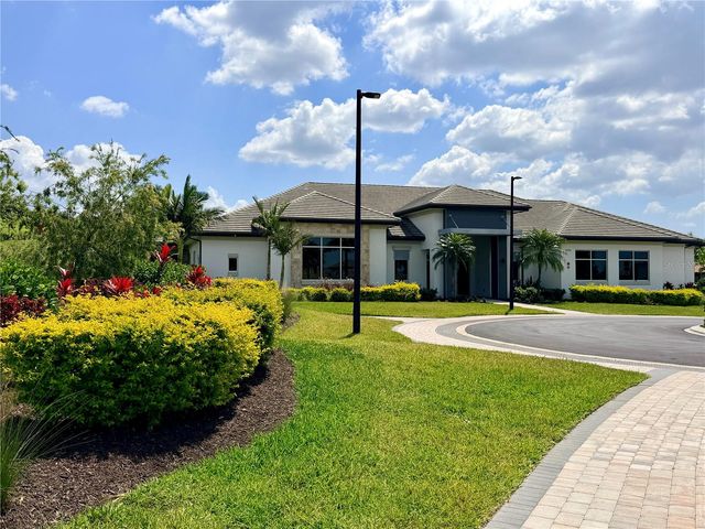 6111 MESA GLEN, Bradenton, FL 34203