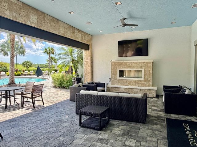 6111 MESA GLEN, Bradenton, FL 34203