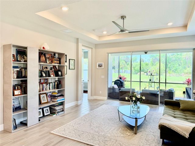 6111 MESA GLEN, Bradenton, FL 34203