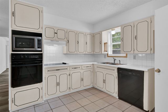 412 Lee Boulevard, Pottsboro, TX 75076