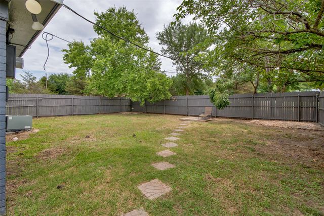 412 Lee Boulevard, Pottsboro, TX 75076