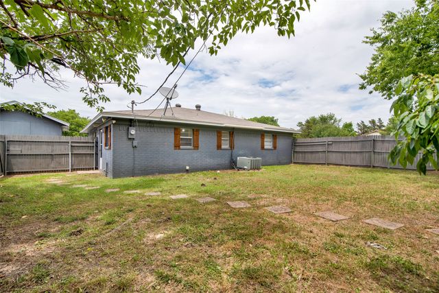 412 Lee Boulevard, Pottsboro, TX 75076