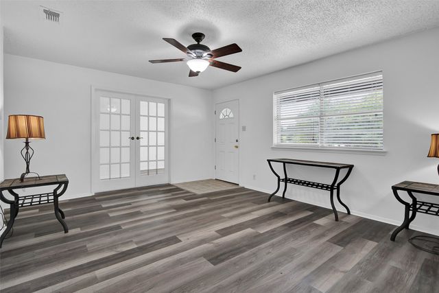 412 Lee Boulevard, Pottsboro, TX 75076