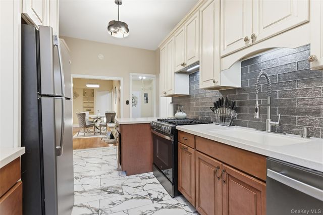 30 Clinton Place LB, New Rochelle, NY 10801