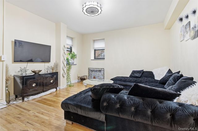 30 Clinton Place LB, New Rochelle, NY 10801