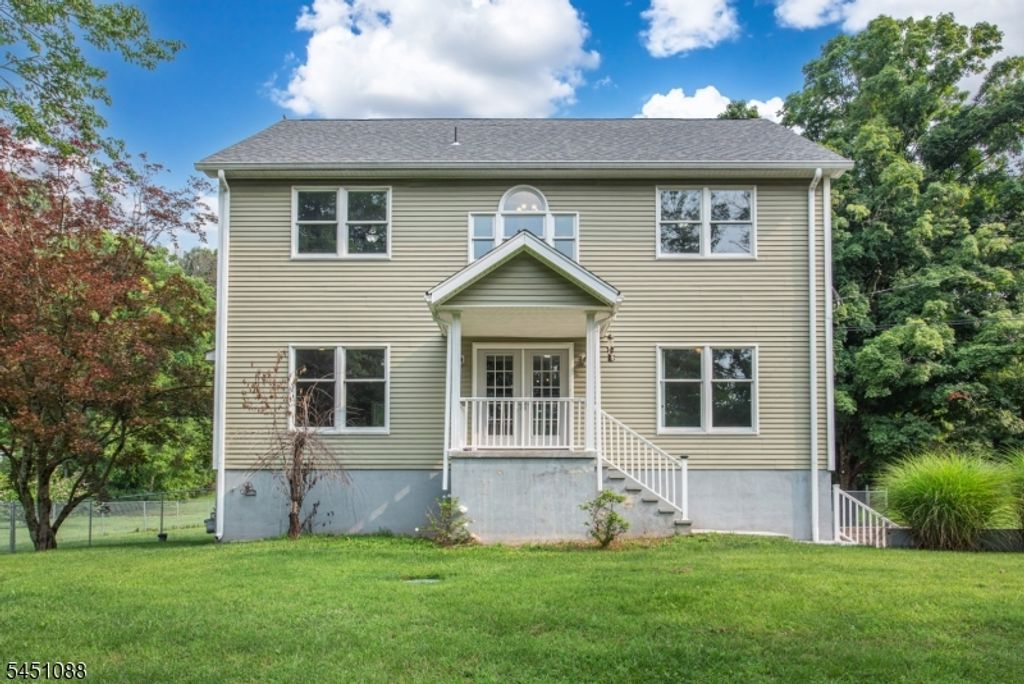 157 Halsey Rd, Hampton Twp., NJ 07860 — photo 2