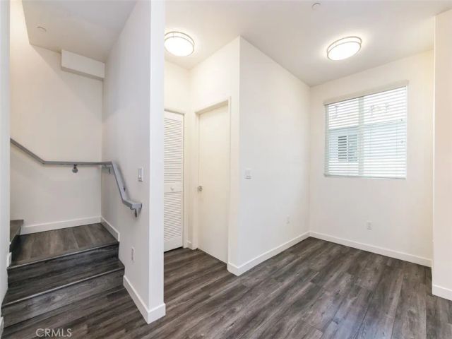 5941 Barton Avenue 102, Los Angeles, CA 90038