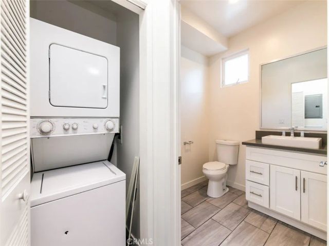 5941 Barton Avenue 102, Los Angeles, CA 90038