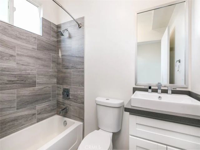 5941 Barton Avenue 102, Los Angeles, CA 90038