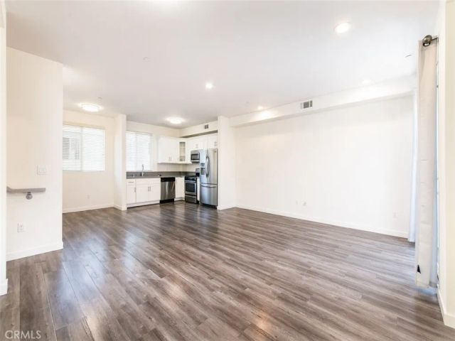 5941 Barton Avenue 102, Los Angeles, CA 90038