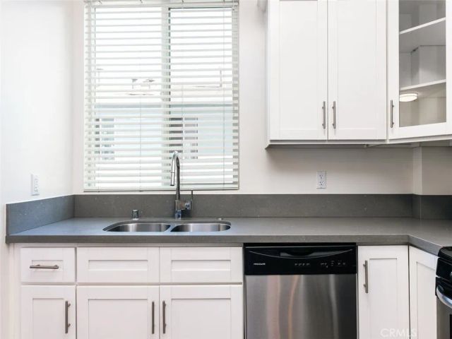 5941 Barton Avenue 102, Los Angeles, CA 90038