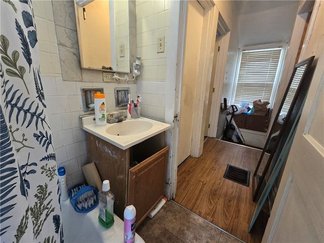 813 Sebring Avenue, Beechview, PA 15216