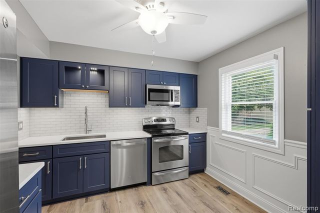 5256 Breeze Hill, Troy, MI 48098