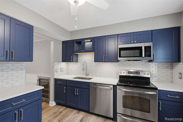 5256 Breeze Hill, Troy, MI 48098