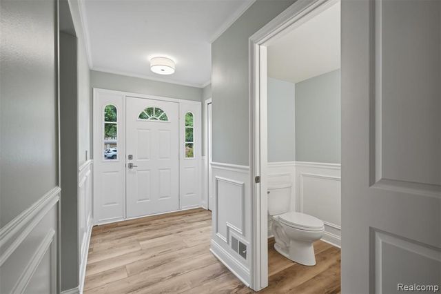5256 Breeze Hill, Troy, MI 48098