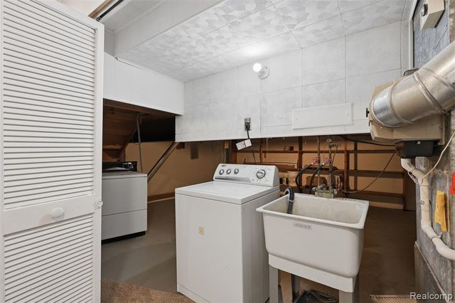 5256 Breeze Hill, Troy, MI 48098