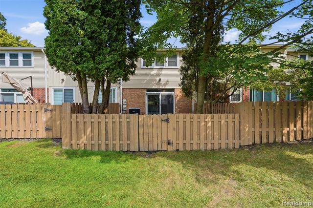 5256 Breeze Hill, Troy, MI 48098