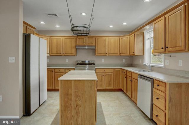95 LANTERN LN, Shippensburg, PA 17257
