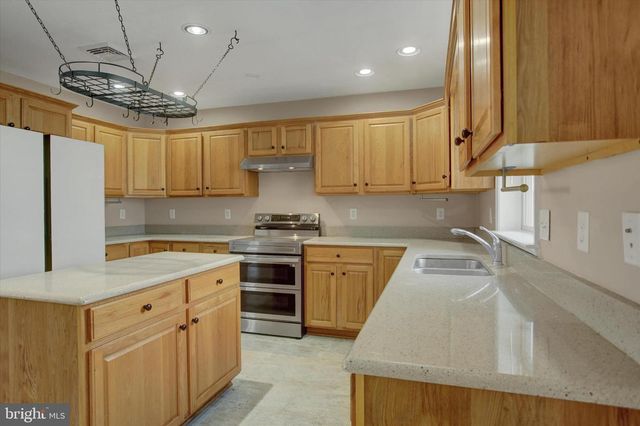 95 LANTERN LN, Shippensburg, PA 17257