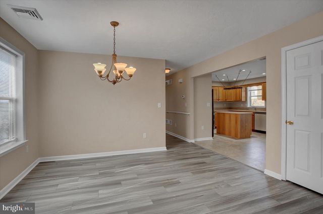 95 LANTERN LN, Shippensburg, PA 17257