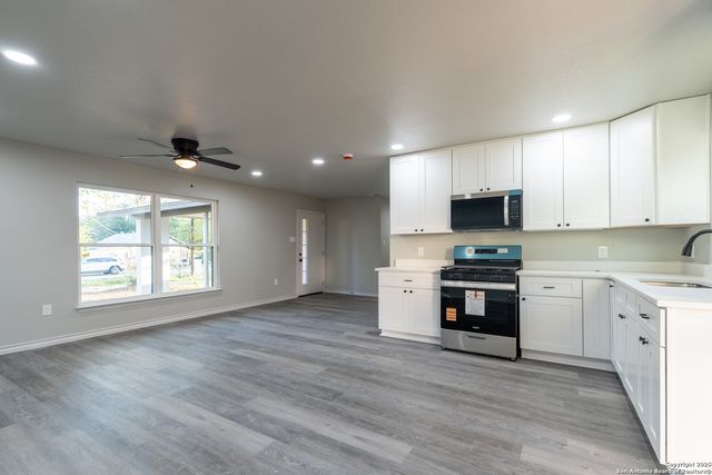 8170 6th, Somerset, TX 78069