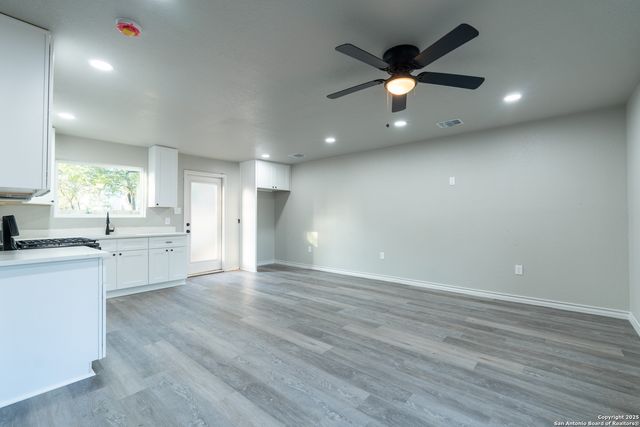 8170 6th, Somerset, TX 78069