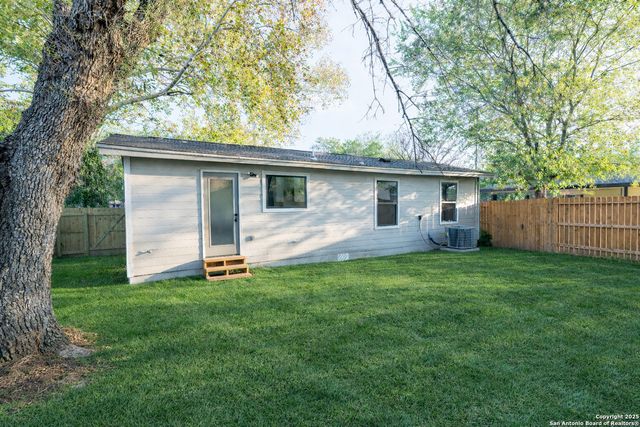 8170 6th, Somerset, TX 78069