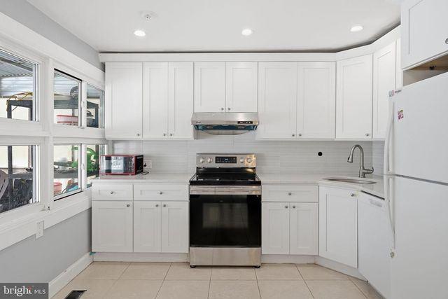 632 DURHAM RD, Newtown, PA 18940