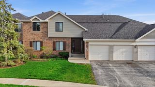 871 Cross Creek Court C3, Roselle, IL 60172
