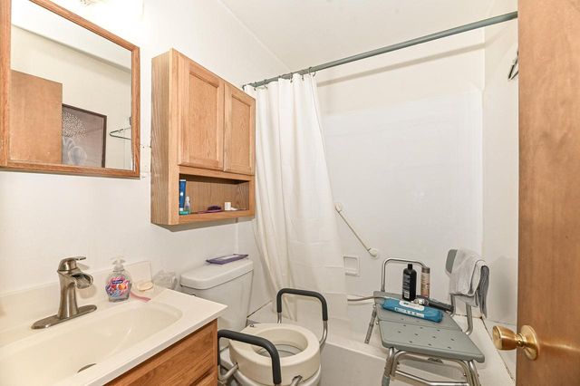 5712 Glenwood DRIVE, Mount Pleasant, WI 53406