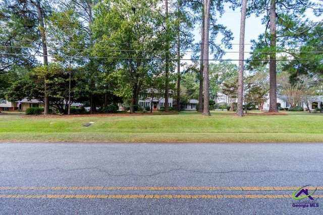 111 Hampton Way, Perry, GA 31069