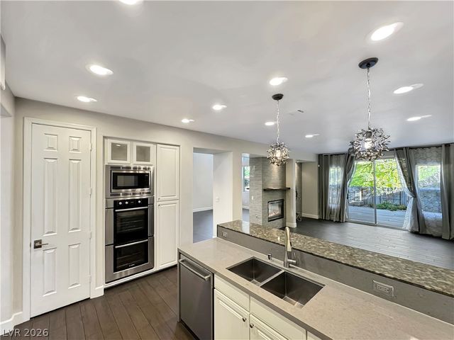 1352 Fox Acres Drive, Las Vegas, NV 89134