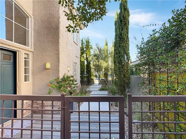 1352 Fox Acres Drive, Las Vegas, NV 89134