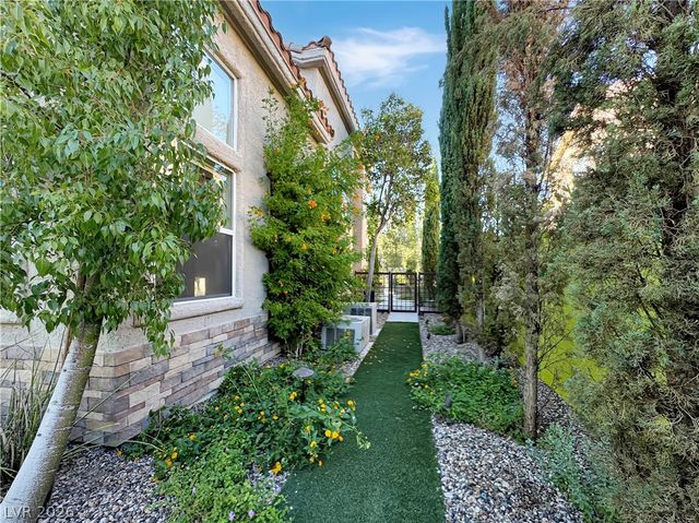 1352 Fox Acres Drive, Las Vegas, NV 89134