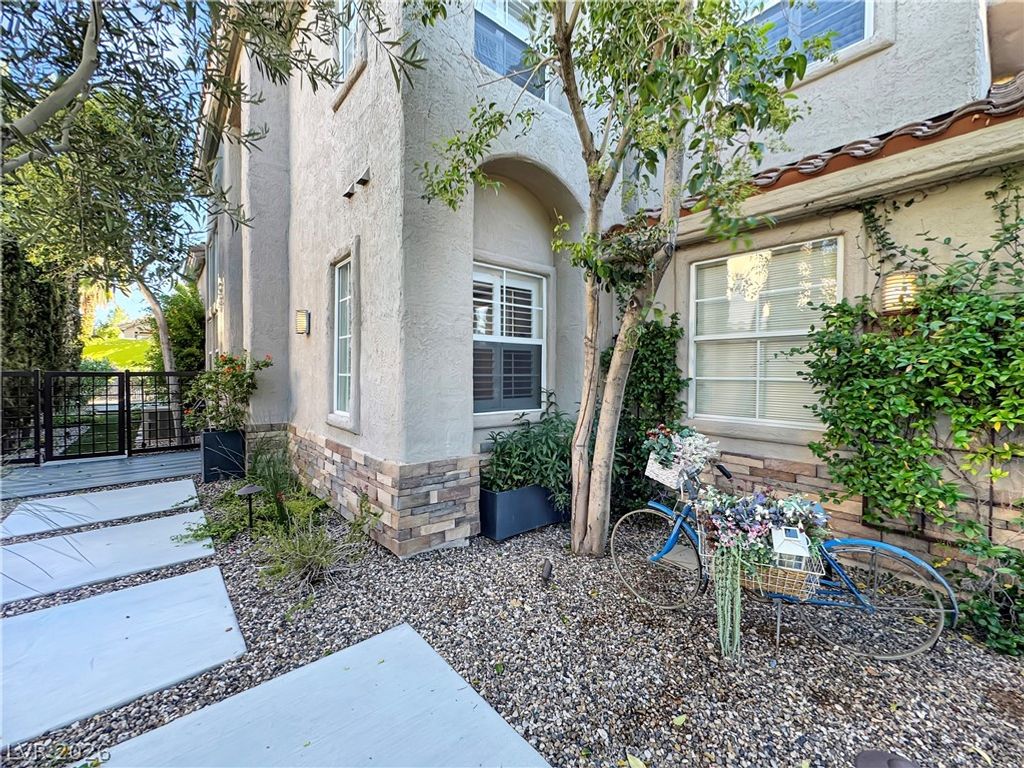 1352 Fox Acres Drive, Las Vegas, NV 89134 — photo 4