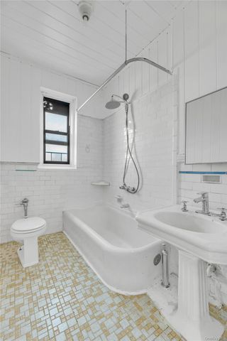 825 Walton Avenue 5F, Bronx, NY 10451