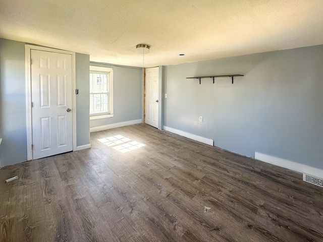 120 Hampden St, West Springfield, MA 01089