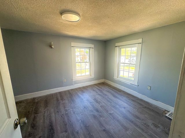 120 Hampden St, West Springfield, MA 01089