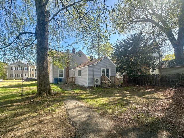 120 Hampden St, West Springfield, MA 01089
