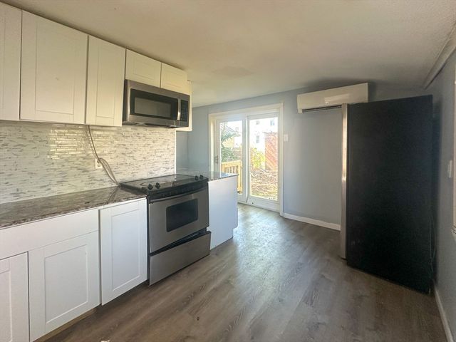 120 Hampden St, West Springfield, MA 01089