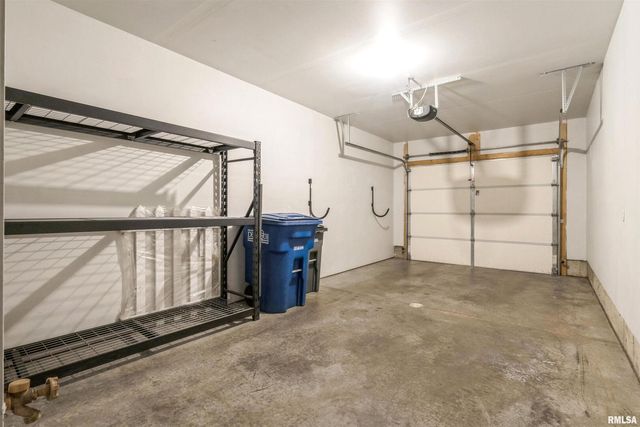 1992 Golden Eagle Drive, Dubuque, IA 52001