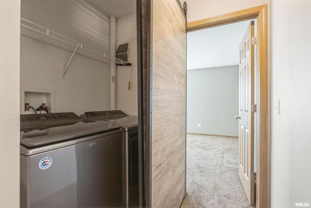 1992 Golden Eagle Drive, Dubuque, IA 52001