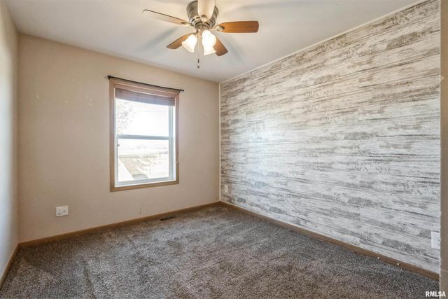 1992 Golden Eagle Drive, Dubuque, IA 52001