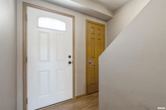 1992 Golden Eagle Drive, Dubuque, IA 52001